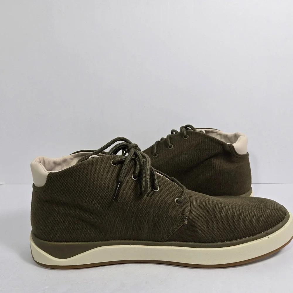 OluKai papaku chukka